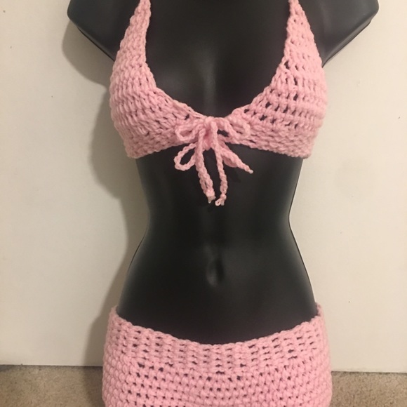 Pretty crochet outfits in all colors and styles - Picture 2 of 8